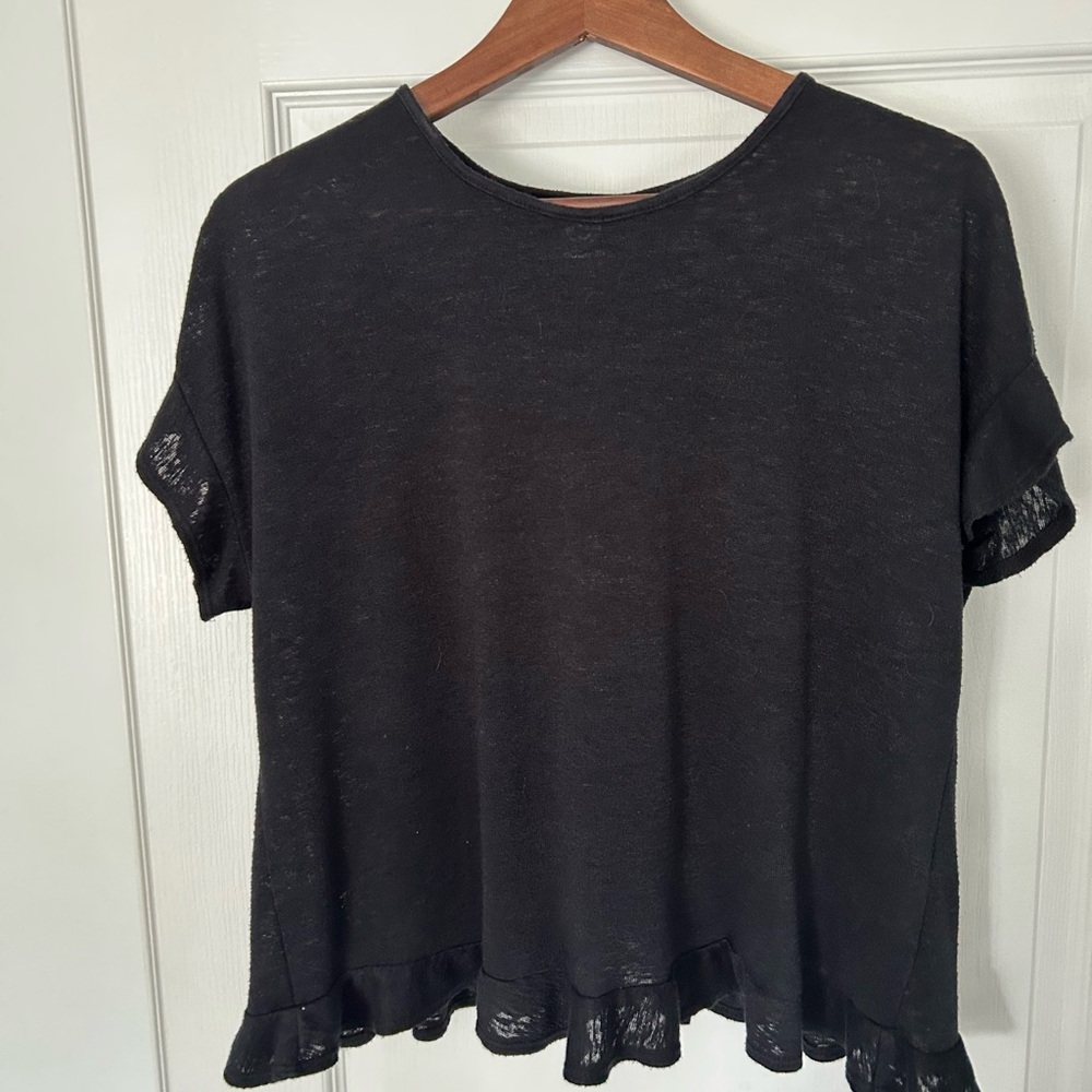 Bobeau Black Boxy Ruffled Short Sleeve Blouse